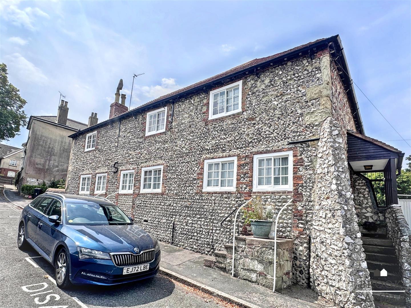 3 Bedroom House. Church Lane in Eastbourne, 30
